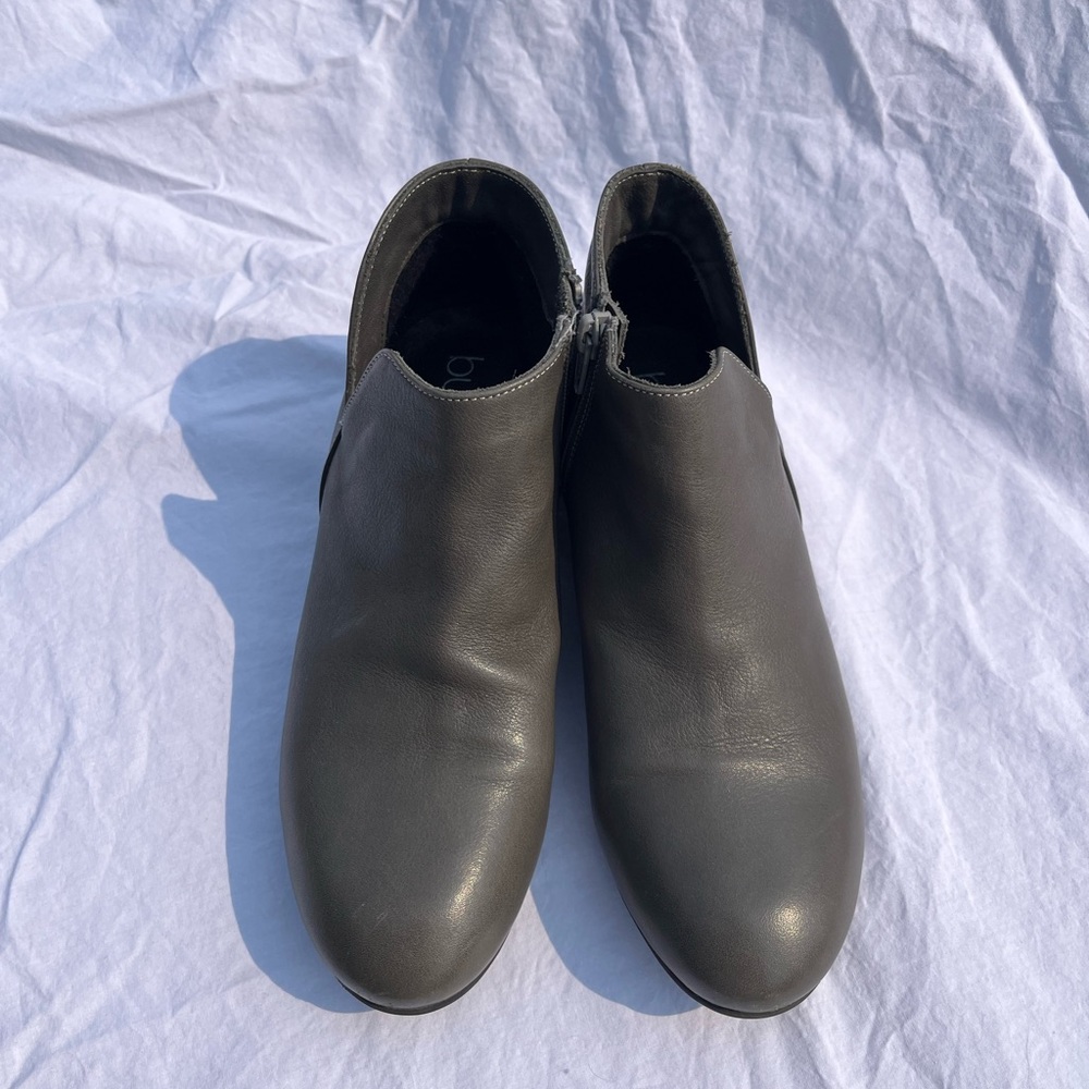 Bueno Gray Ankle Boots Sleek Minimalist Design